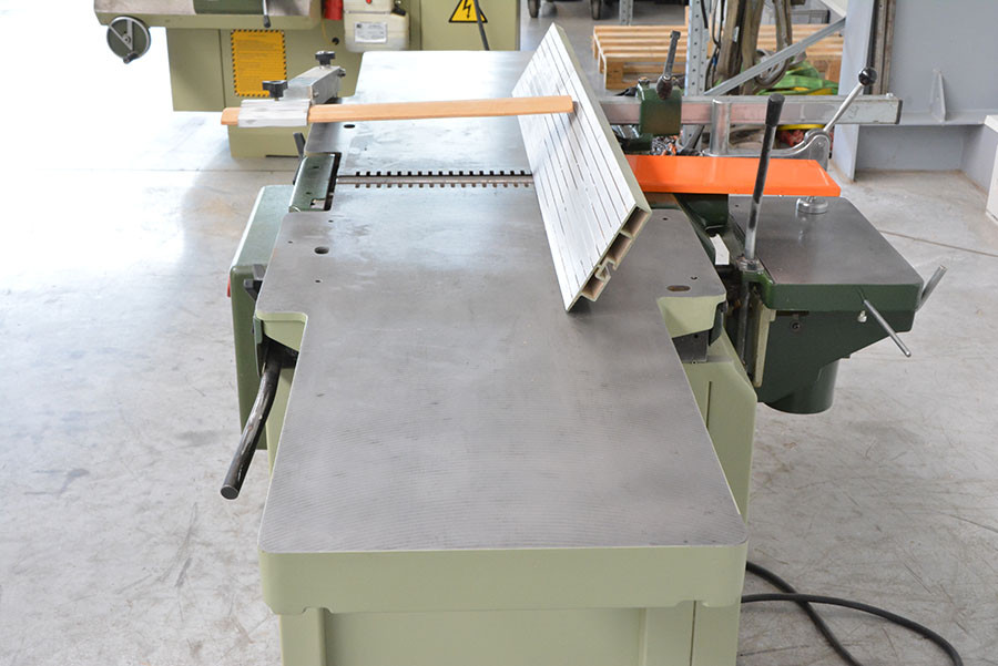 5302 - WYRÓWNIARKO-GRUBOŚCIÓWKA SCM MINIMAX FS410