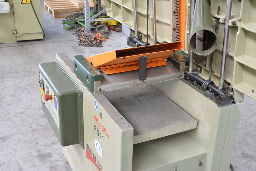 5302 - WYRÓWNIARKO-GRUBOŚCIÓWKA SCM MINIMAX FS410