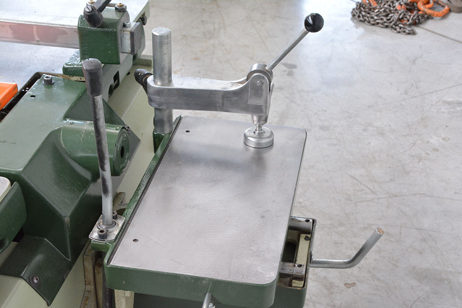 5302 - WYRÓWNIARKO-GRUBOŚCIÓWKA SCM MINIMAX FS410