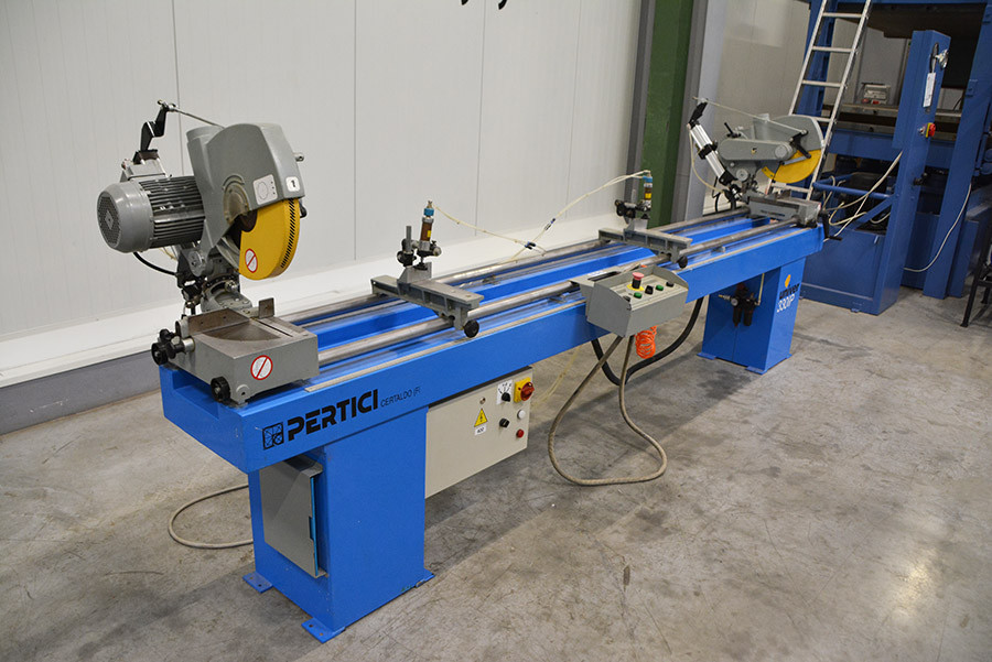 5886 - WINKELSÄGE PERTICI UNIVER 330 IP