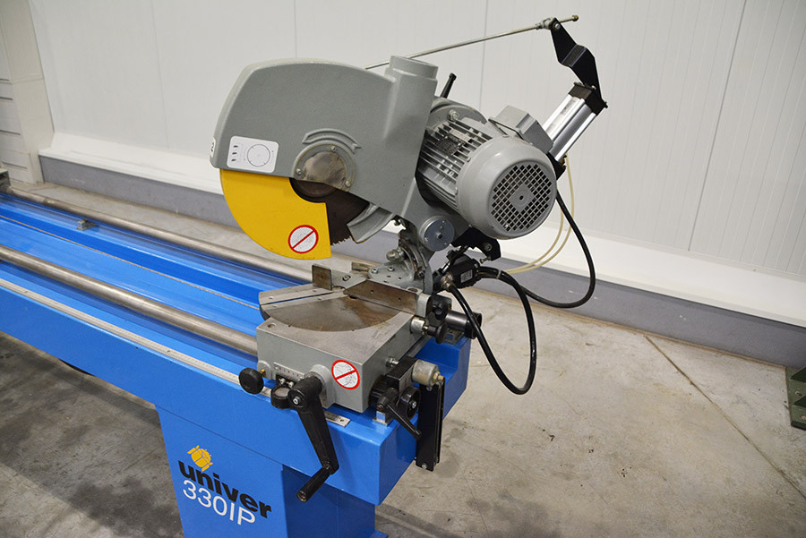 5886 - WINKELSÄGE PERTICI UNIVER 330 IP