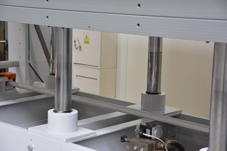 5947 - ITALPRESSE BX8 Furnierpresse