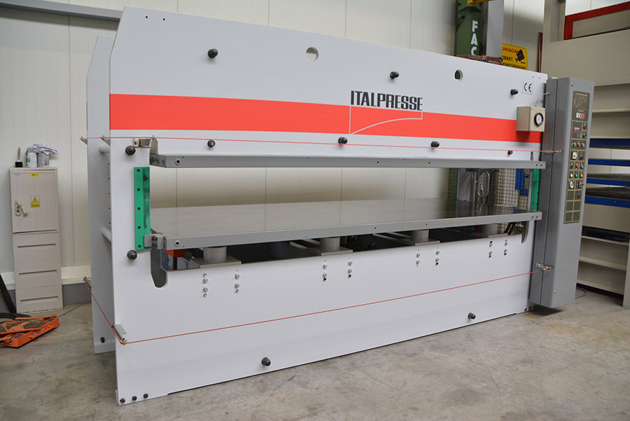 5947 - ITALPRESSE BX8 Furnierpresse