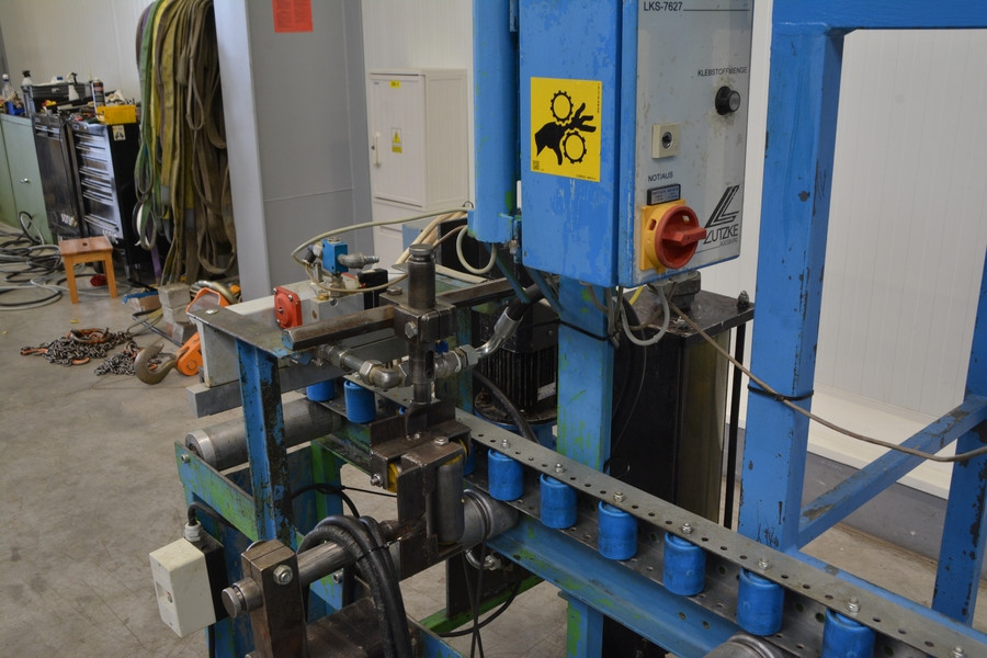 6489 - NAKŁADARKA KLEJU POLIURETANOWEGO