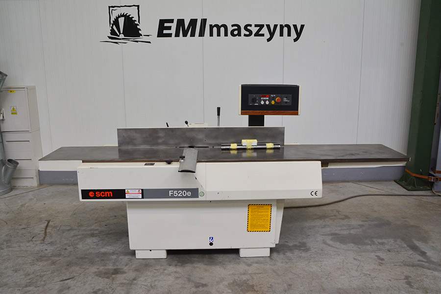 5834 - PLANER SCM F520E