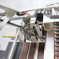 6458 - CENTRUM OBRÓBCZE FREZUJĄCO WIERCĄCE SCM CYFLEX F900