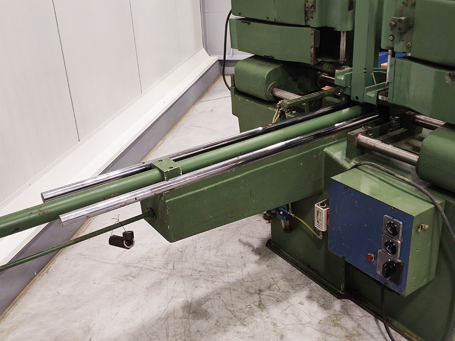 5043 - LINEAR MOULDER PADE