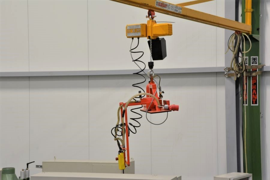 5739- MANIPULATOR ELEPHANT LIFT FOR FURNITURE BOARDS