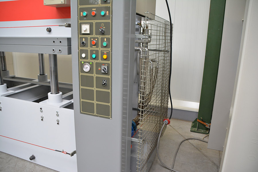 5947 - ITALPRESSE BX8 VENEERING PRESS