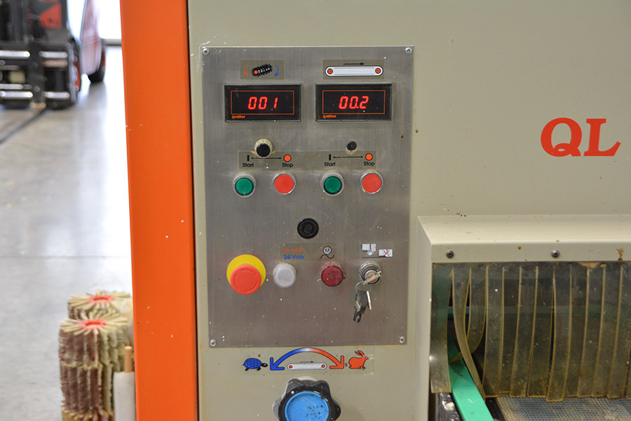 6061 - SZCZOTKARKA QUICKWOOD QL8