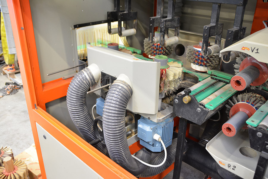 6061 - SZCZOTKARKA QUICKWOOD QL8