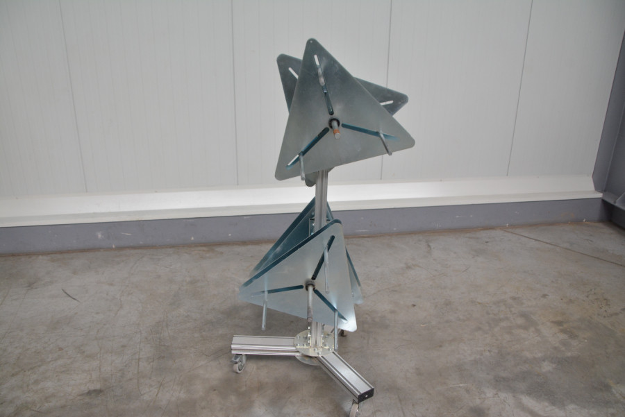 6136 - STOJAK NA OBRZEŻE DO OKLEINIARKI