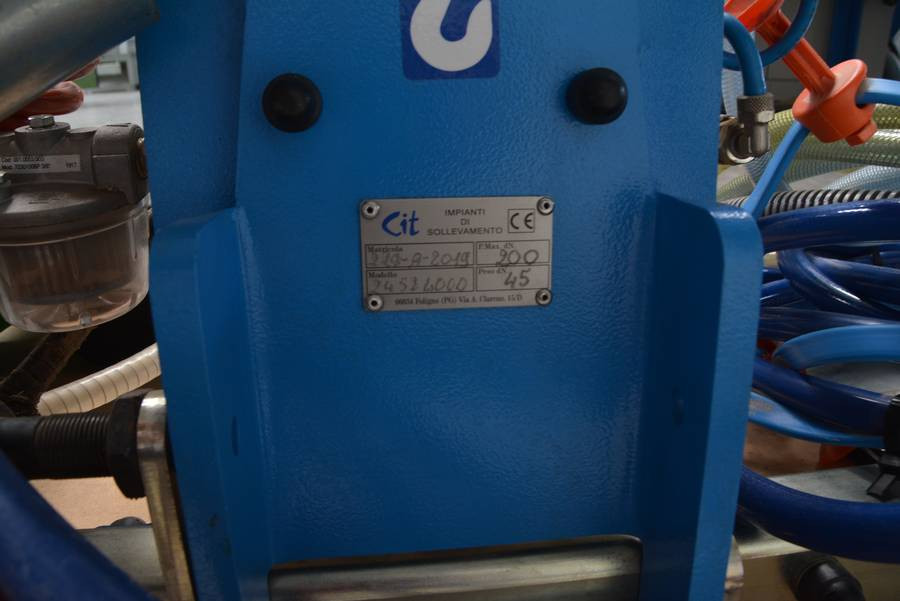 6455 - ŻURAW SŁUPOWY MANIPULATOR SCM LIFTER