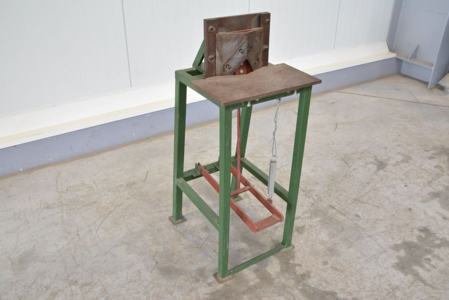 1127 - GUILLOTINE