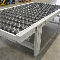 6553 - STÓŁ TALERZYKOWY OSAMA