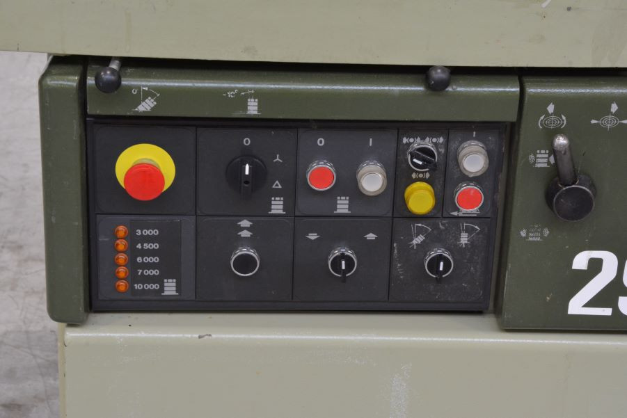 5276- FREZARKA DOLNOWRZECIONOWA SCM T150