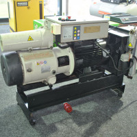 2244 - KOMPRESOR ŁOPATKOWY MATTEI