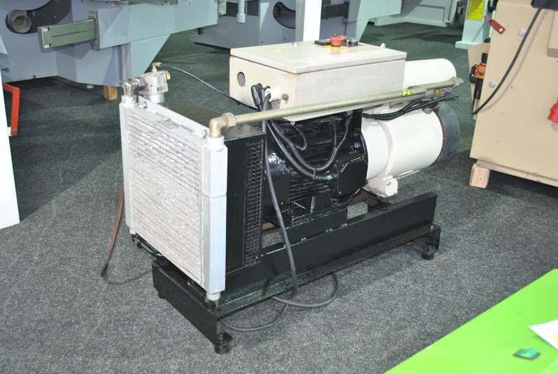 2244 - KOMPRESOR ŁOPATKOWY MATTEI