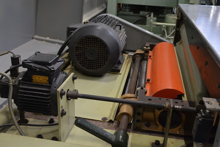 5701 - GRUBOŚCIÓWKA SCM S63T