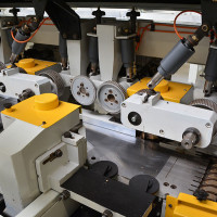 5637 - STRUGARKA CZTEROSTRONNA LEADERMAC COMPACT 823 DO MOKREGO