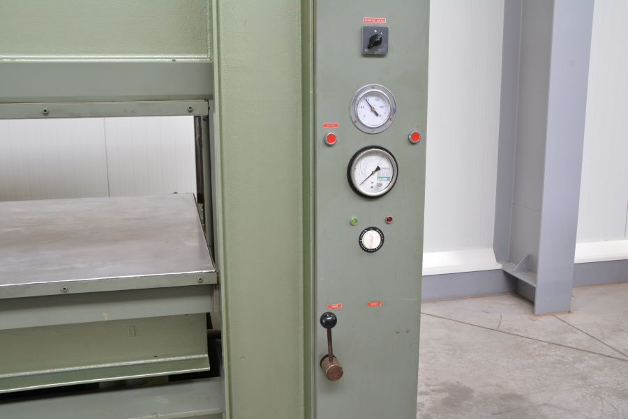 5634- PRASA DO FORNIROWANIA COLOMBO