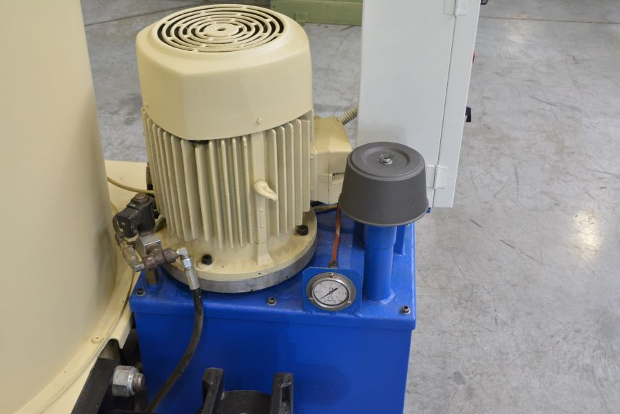 5670- BRYKIECIARKA GROSS