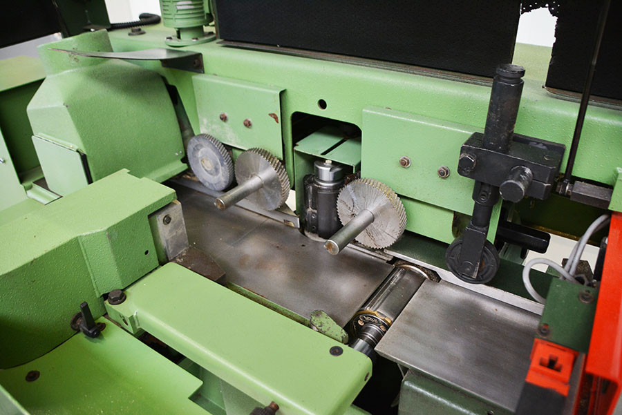 5704 - STRUGARKA CZTEROSTRONNA GUILLIET