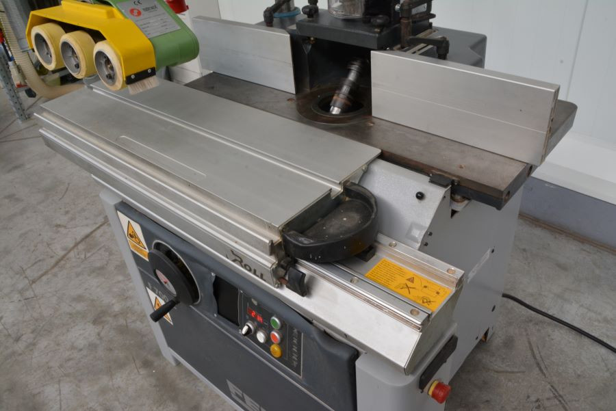 5851- FREZARKA DOLNOWRZECIONOWA FELDER F700Z