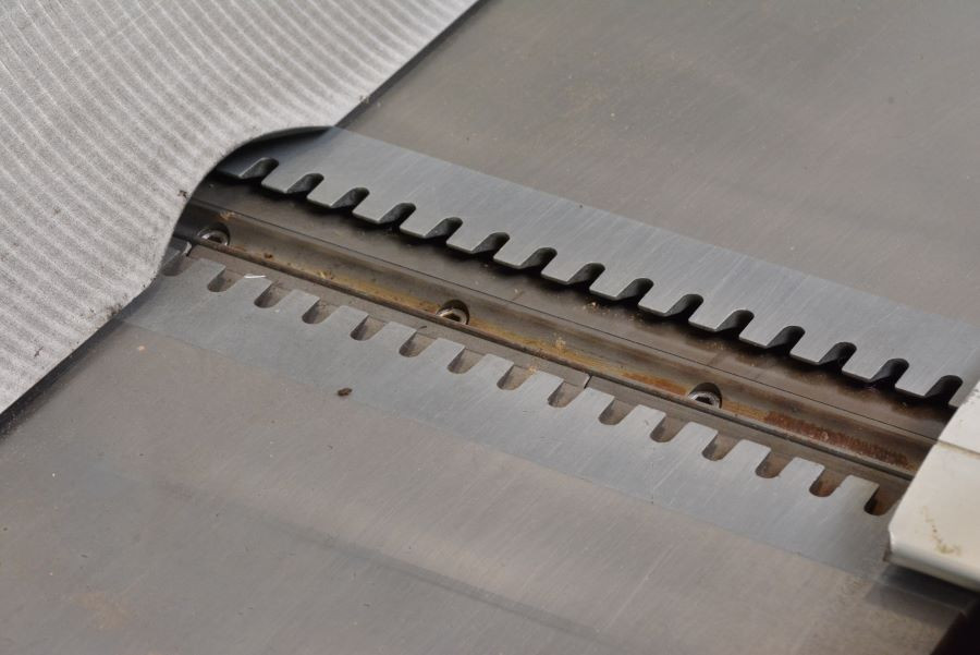 5223- WYRÓWNIARKA SCM F520