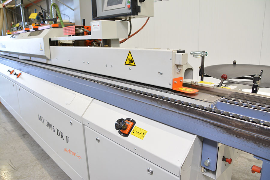 5377 - OKLEINIARKA HEBROCK AKV 3006 DK F AIRTRONIC