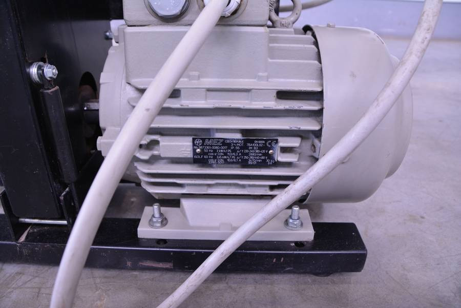 6154- MANIPULATOR / PRZENOŚNIK / ŻURAW VACUM