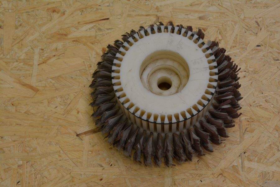 D001-GŁOWICA DO SZCZOTKARKI 300MM