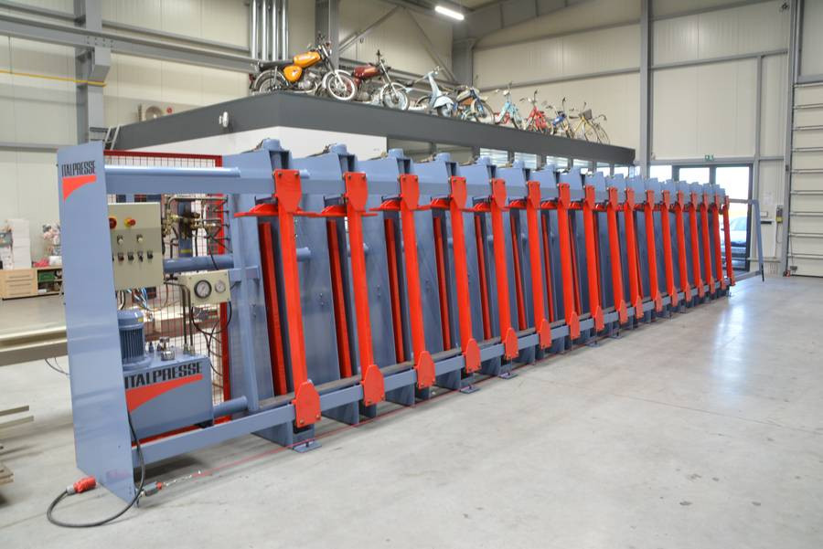 6327 - PRASA RAMOWA ITALPRESSE