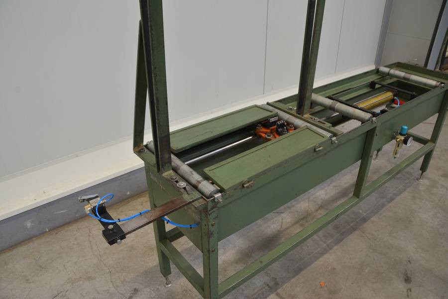 6380 - PODAJNIK DO STRUGARKI ITALPRESSE