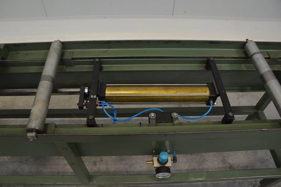 6380 - PODAJNIK DO STRUGARKI ITALPRESSE