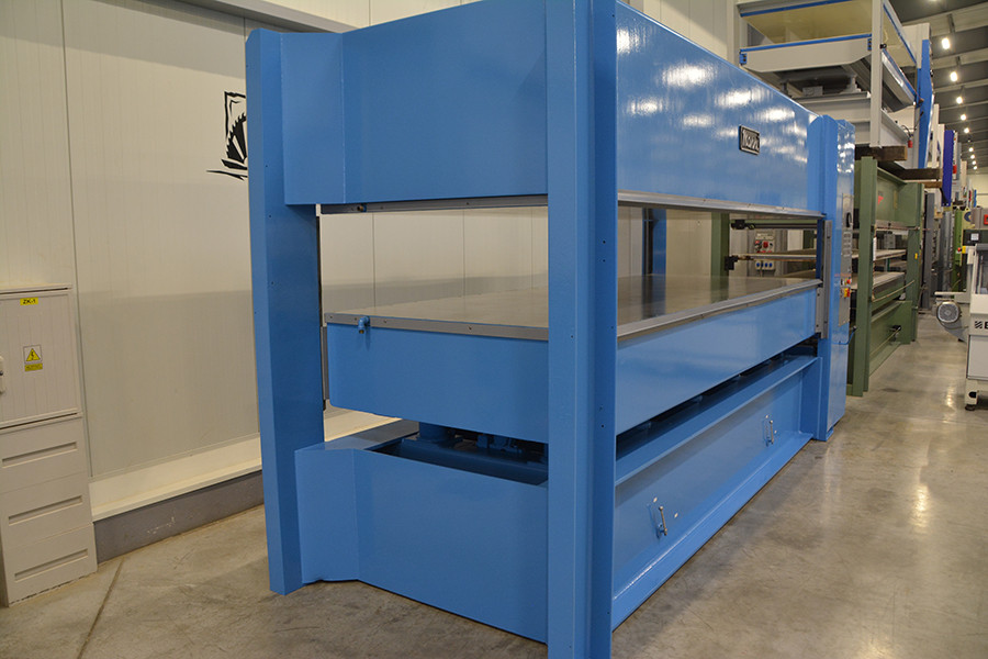 6529 - PRASA MANNI 3500x1300
