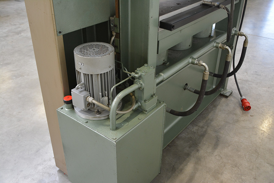 6656 - PRASA HYDRAULICZNA KOLMAG T200 ELEKTRYCZNA