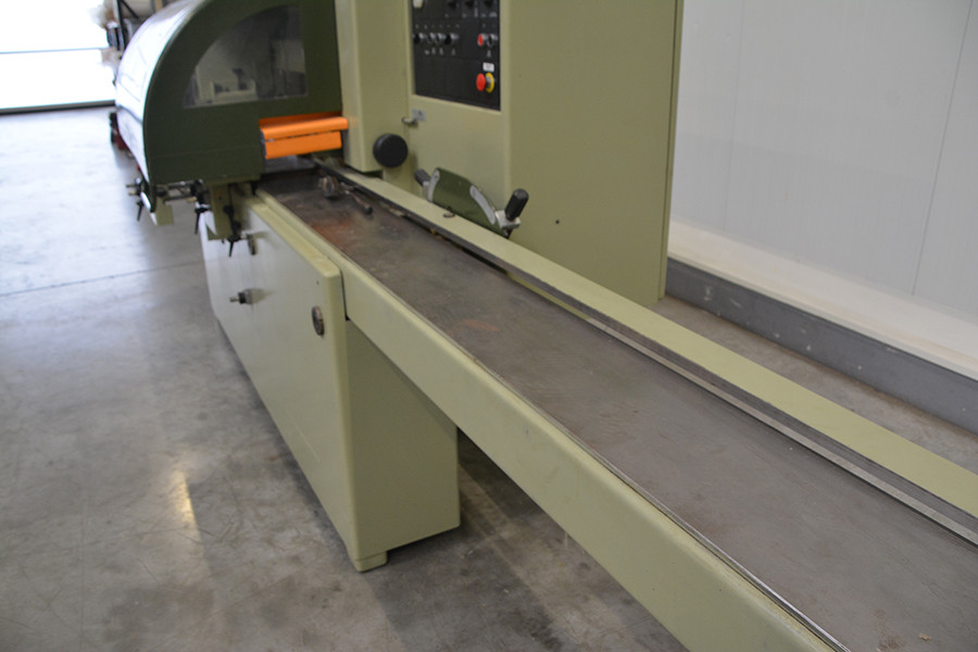 5667 - STRUGARKA CZTEROSTRONNA SCM COMPACT 22