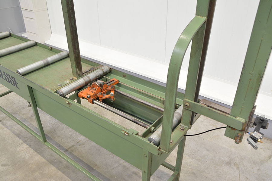 6379 - PODAJNIK DO STRUGARKI ITALPRESSE