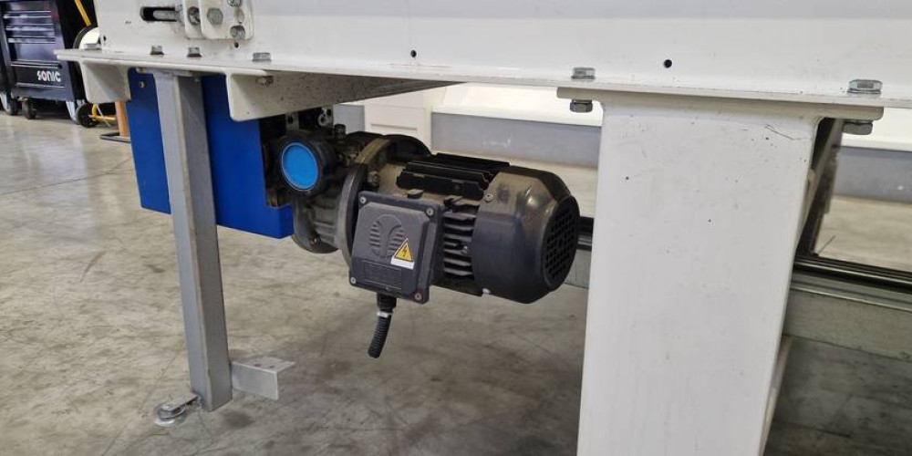 6471 - STÓŁ TALERZYKOWY Z NAPĘDEM ORMA