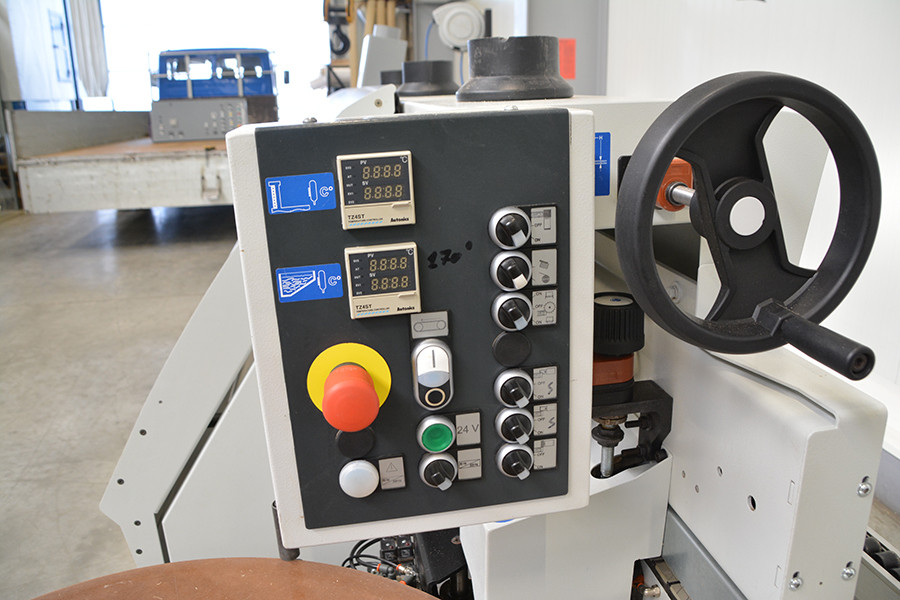 6574 - OKLEINIARKA BIESSE AKRON 1320