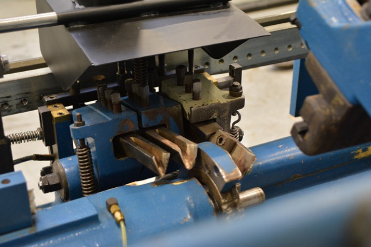 4540 - TOKARKA AUTOMATYCZNA GENINI W ZESTAWE Z SZLIFIERKĄ