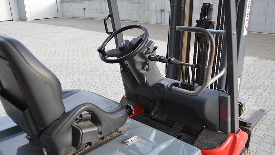 4085 - WÓZEK WIDŁOWY MITSUBISHI ELEKTRYCZNY
