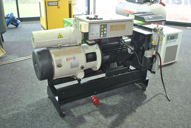 2244 - KOMPRESOR ŁOPATKOWY MATTEI